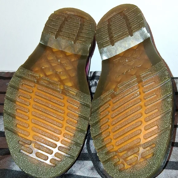 Dr. Martens Pink Flats with Black Laces - Picture 6 of 7